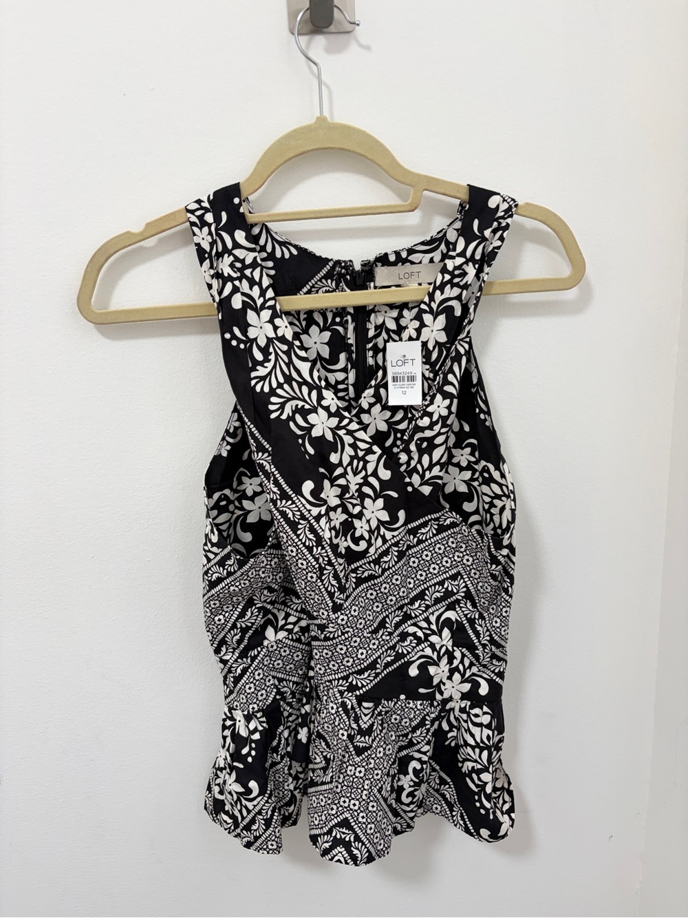LOFT Black & White Floral Print Sleeveless Blouse